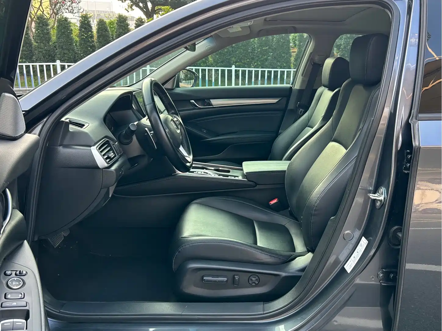 Фото 8 - Honda Accord