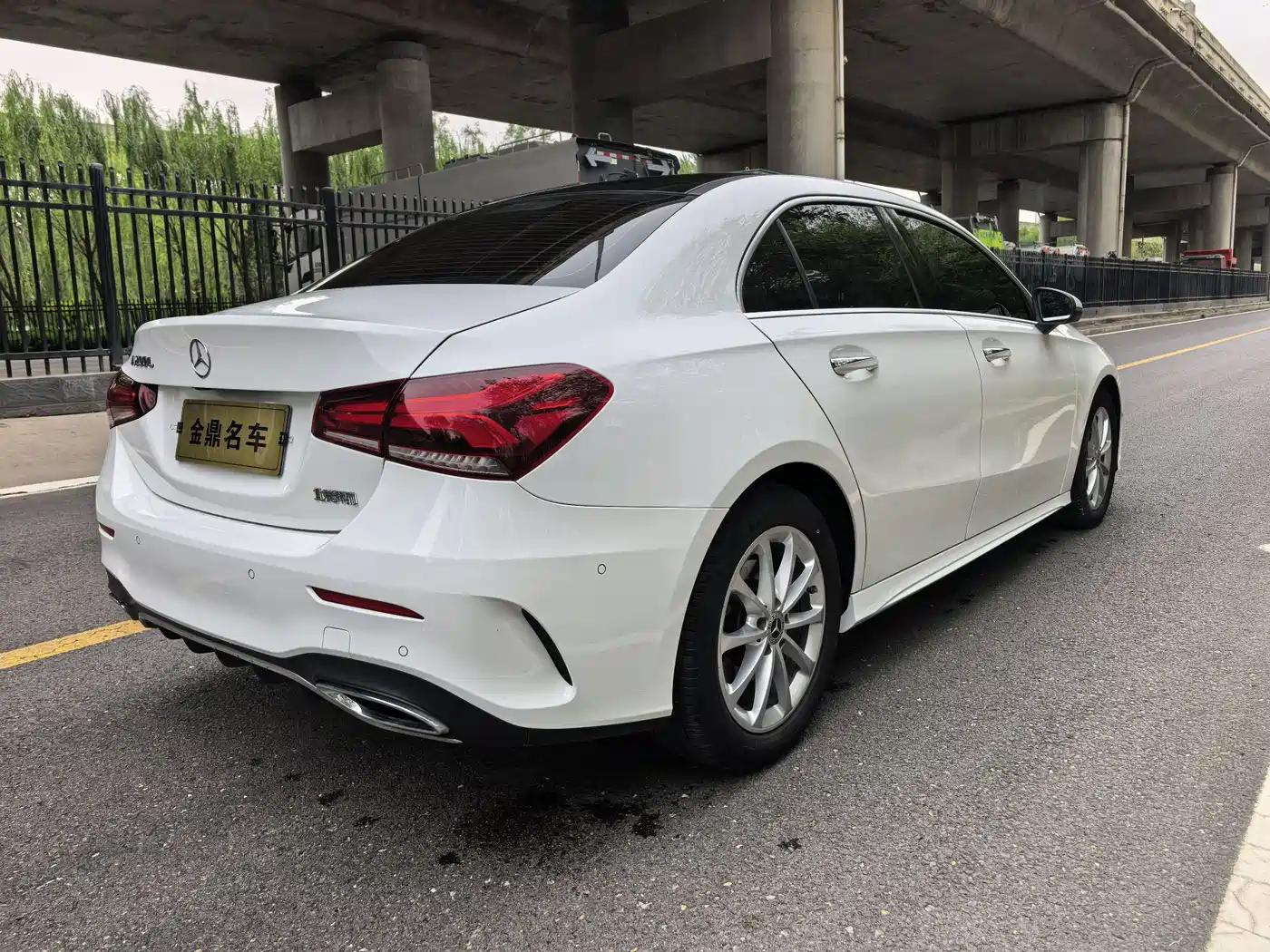 Mercedes-Benz A-Class 2022 A 200 L Sport Sedan Dynamic фото 5