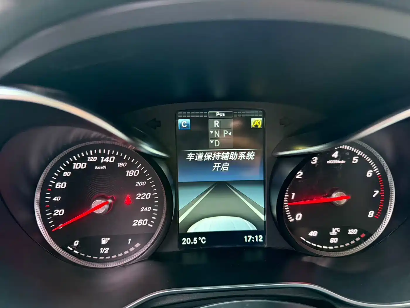 Mercedes-Benz GLC Coupe 2018 GLC 260 4MATIC Coupe SUV фото 12