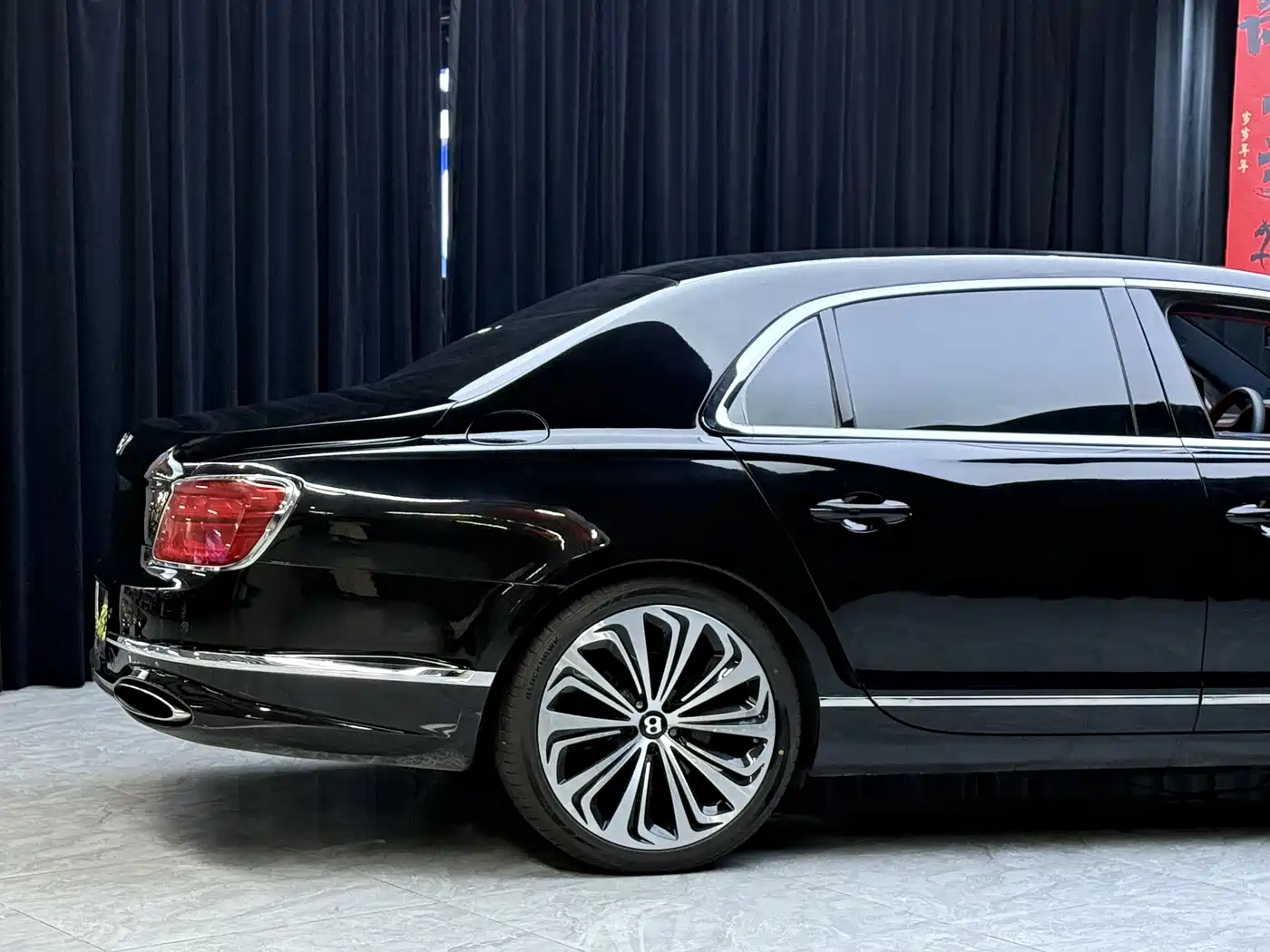Bentley Flying Spur 2012 6.0T Limited Edition фото 12
