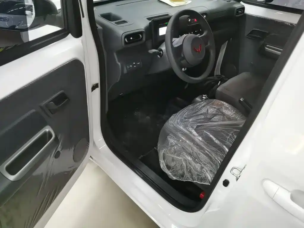 صورة 16 - Wuling Motors Wuling Zhiguang NEV