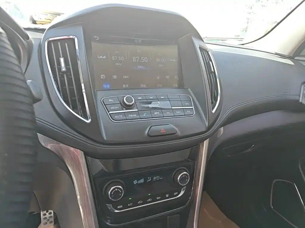 BAIC Huansu S5 2019 2017 1.3T Manual Deluxe