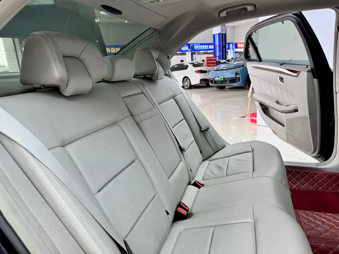 Mercedes-Benz E-Class 2011 E 200 L CGI Elegance фото 12