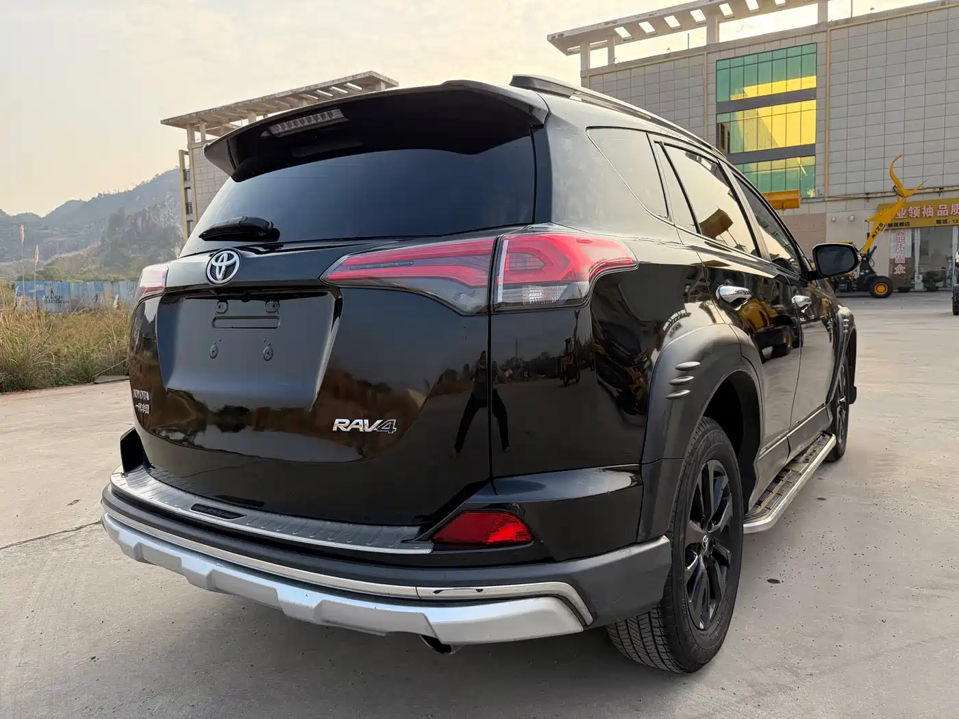 Toyota RAV4 Rongfang 2019 2.0L CVT 2WD Style X Limited Edition China VI фото 2