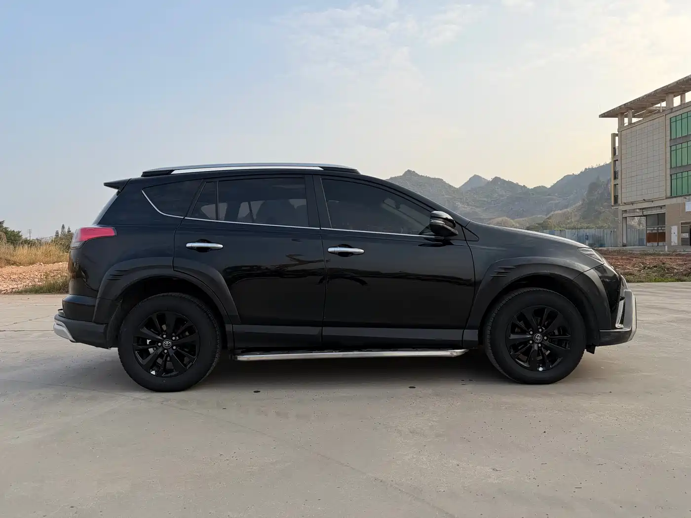 Toyota RAV4 Rongfang 2019 2.0L CVT 2WD Style X Limited Edition China VI фото 5