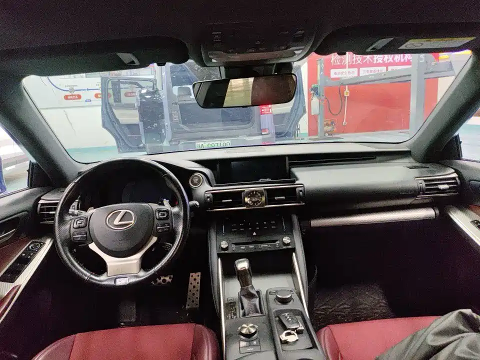 Lexus IS 2018 2017 300 F SPORT