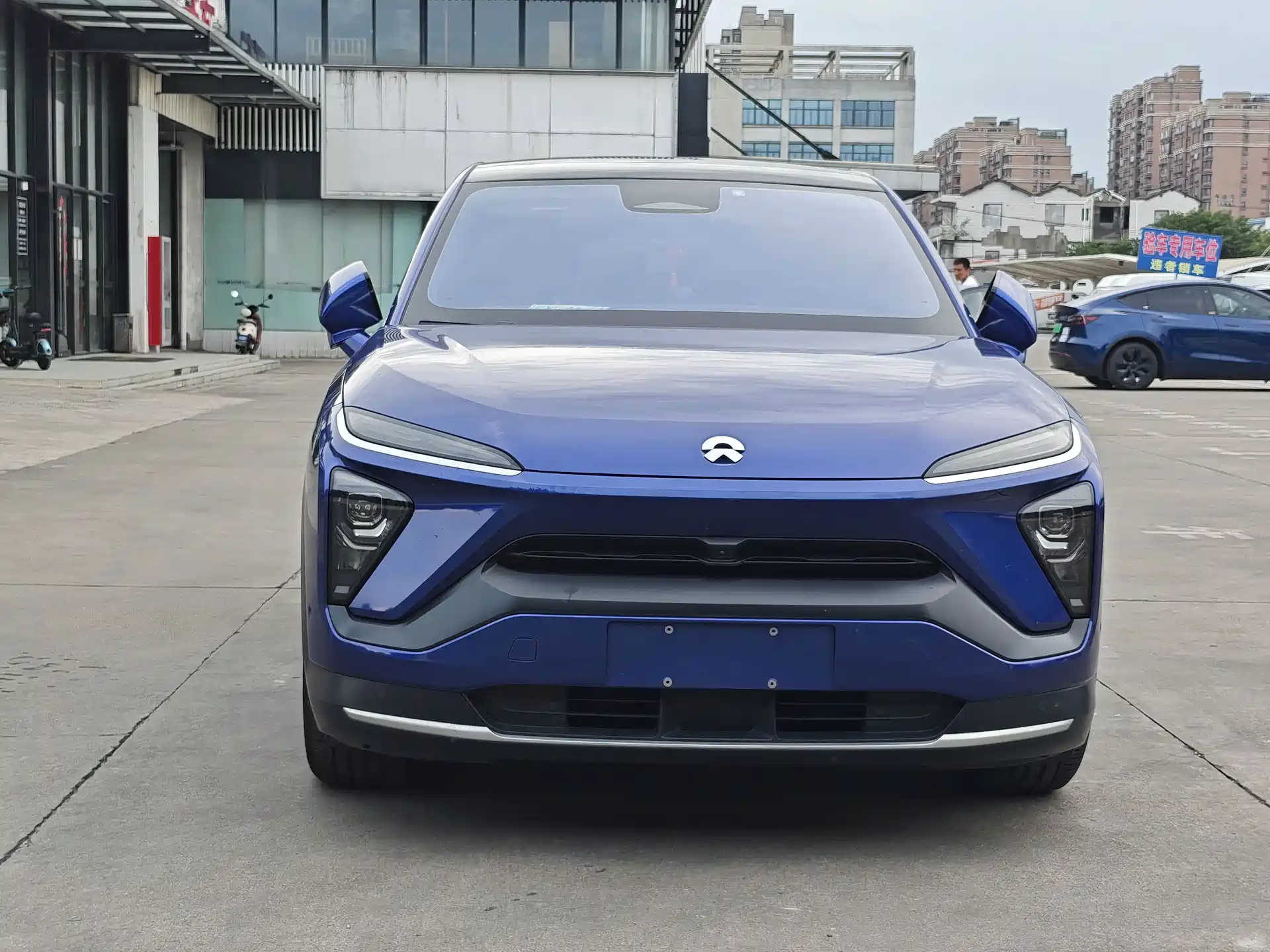 Фото 2 - NIO EC6