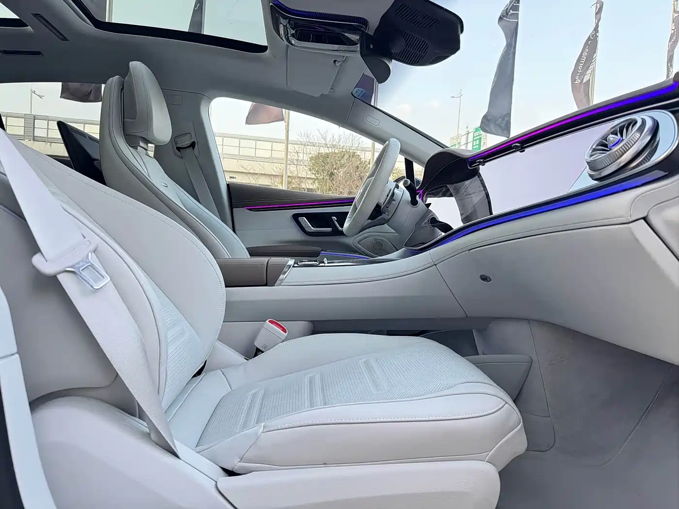 MERCEDES-BENZ EQS AMG