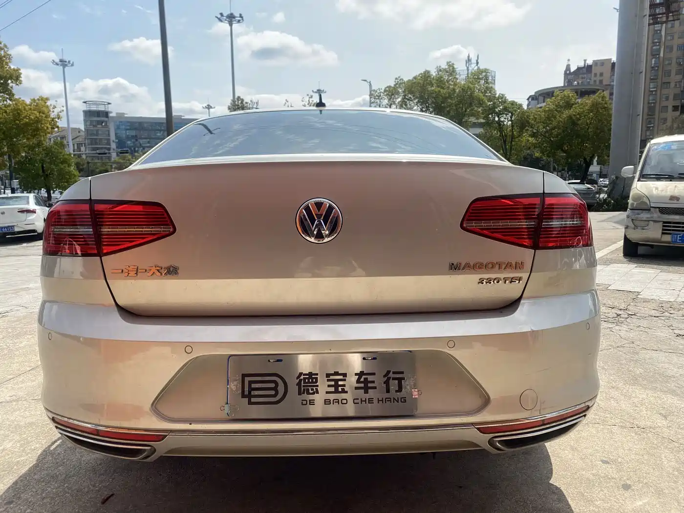Volkswagen Magotan 2019 330TSI DSG Luxury Class China VI фото 10