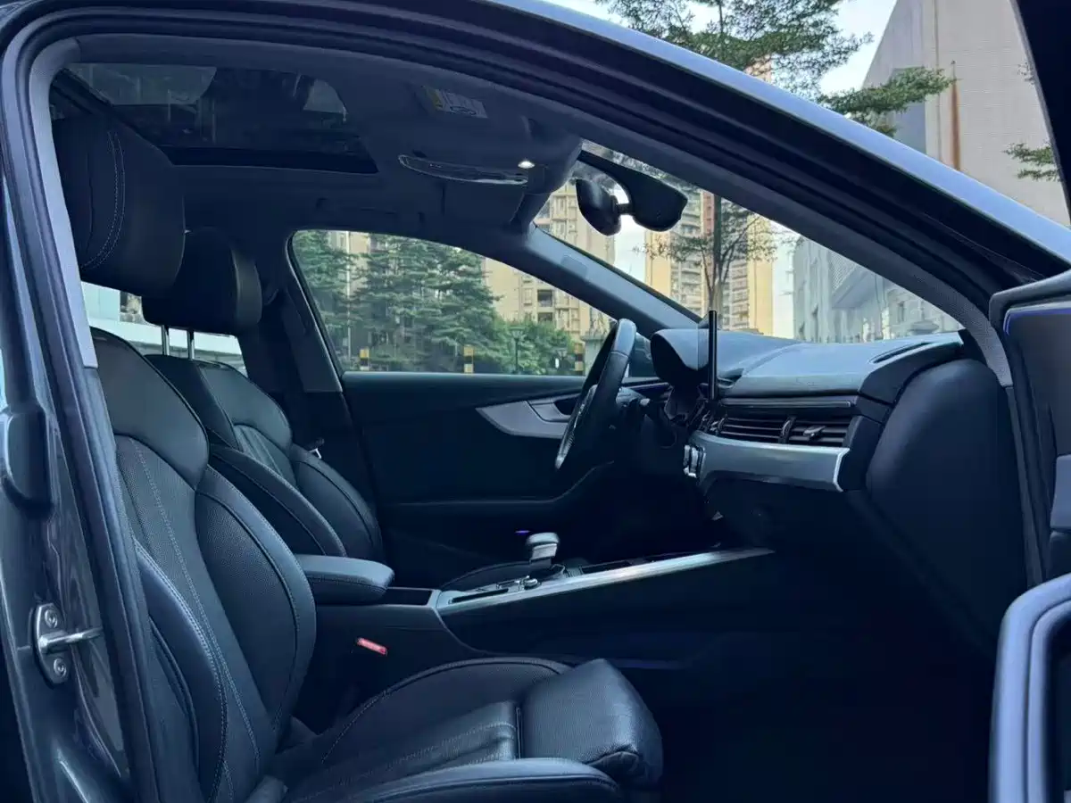 Фото 7 - Audi A4L