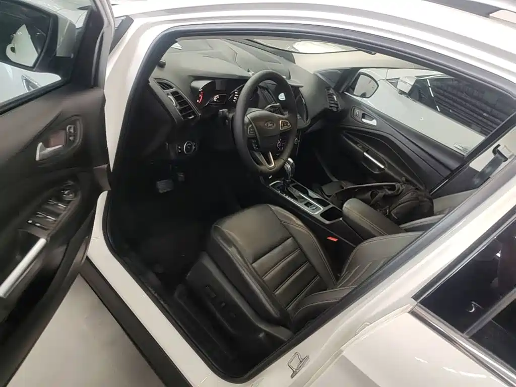 Photo 16 - Ford Kuga