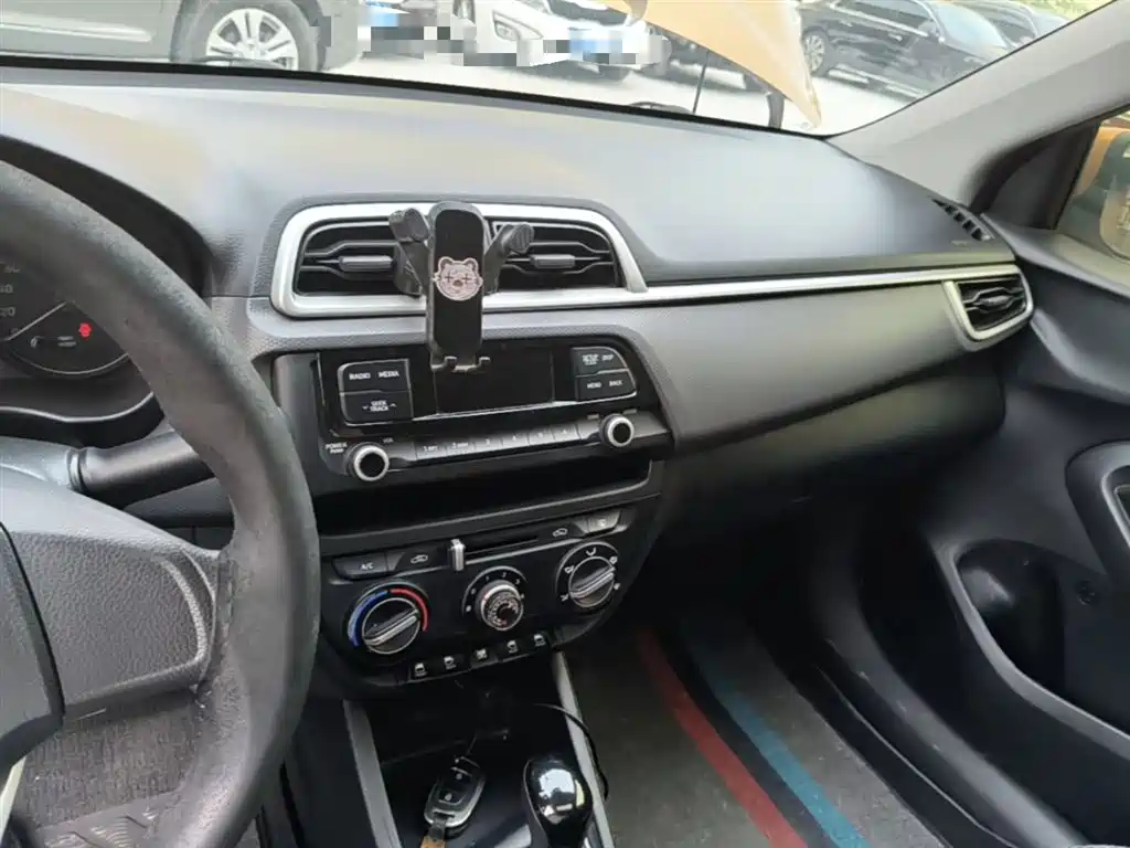 Hyundai Verna 2017 1.4L Auto Jump Edition (China V) фото 10