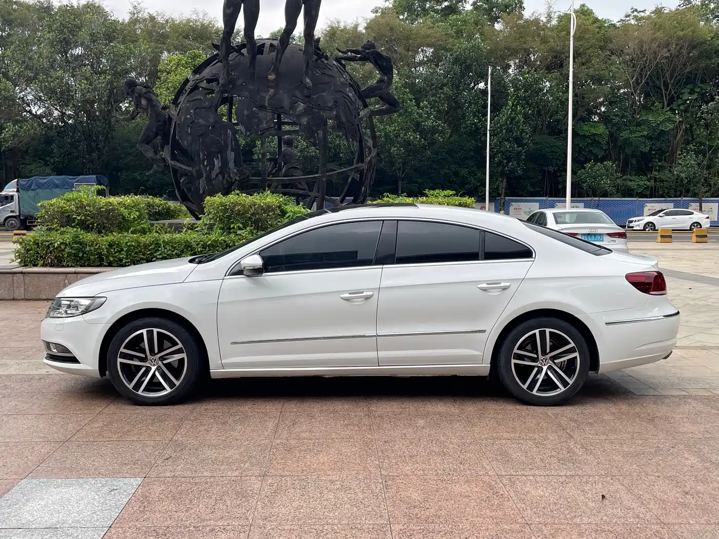 Volkswagen FAW-Volkswagen CC 2016 Model 1.8TSI Premium фото 3