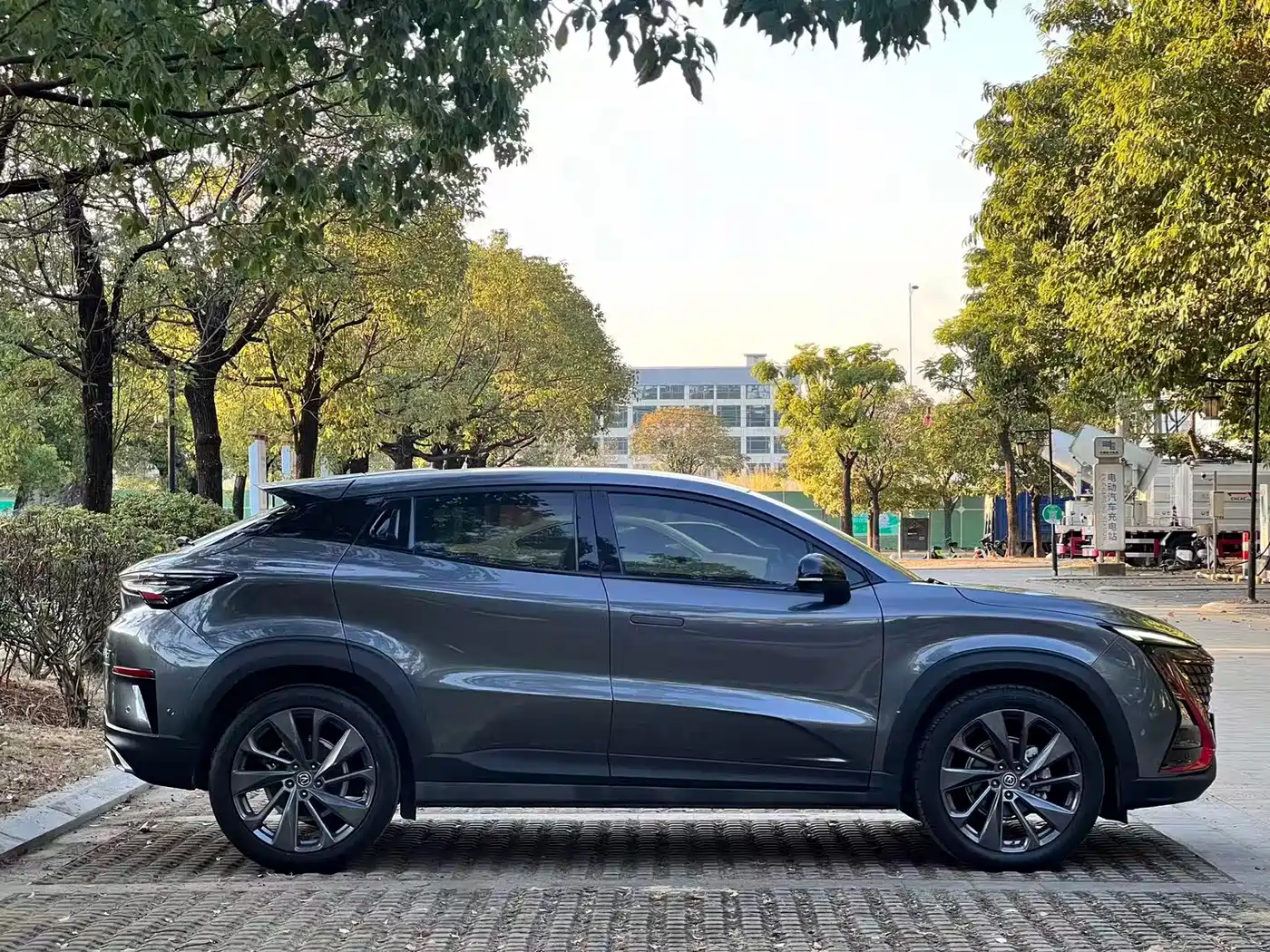CHANGAN UNI T