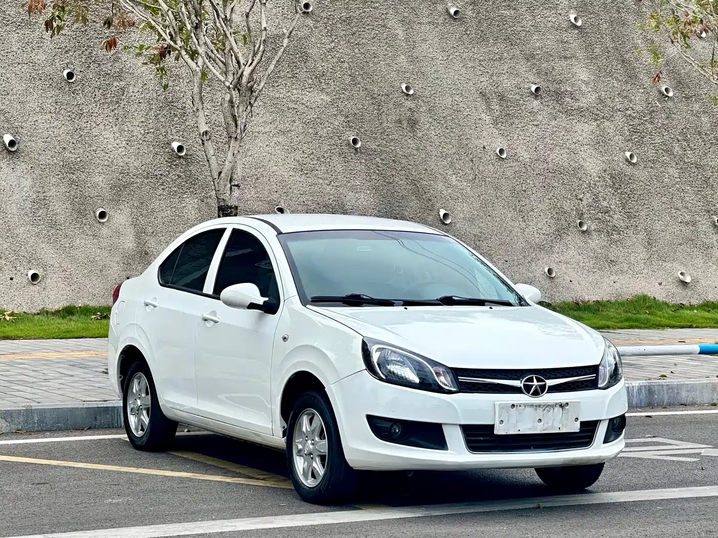 JAC Motors JAC iEV 2017 2017 iEV4 Luxury Smart Edition