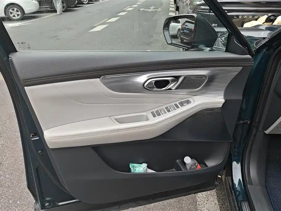 GAC Trumpchi Trumpchi GS8 2022 Pilot Series 2.0TGDI 2WD Premium Edition (6-Seater) фото 7