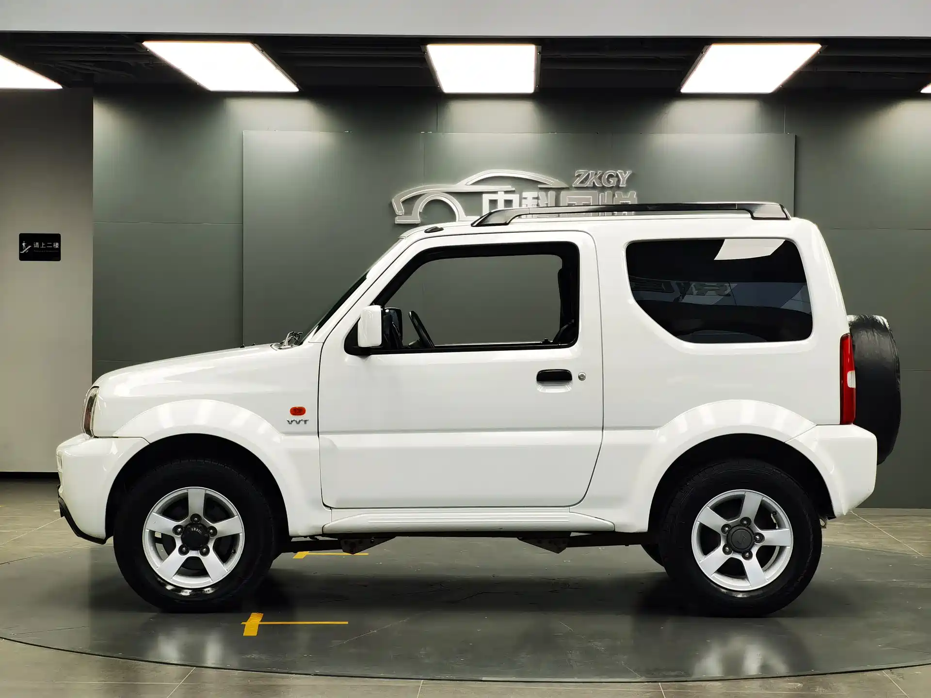 Фото 3 - Suzuki Jimny (Import)
