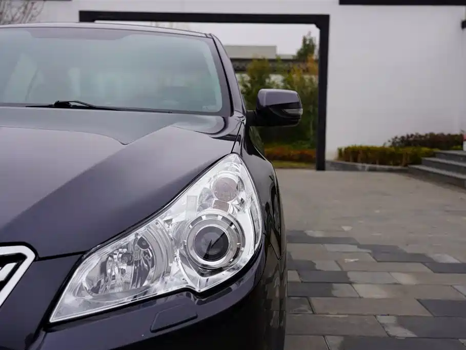 Subaru Legacy 2010 Model 2.0i Luxury фото 10