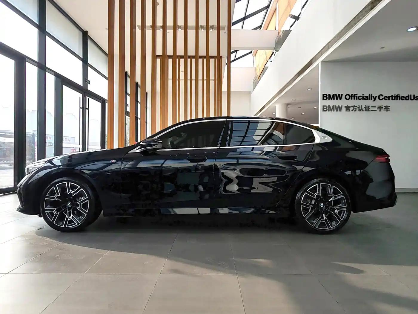 BMW 5 Series 2024 530Li Premium M Sport Package фото 4