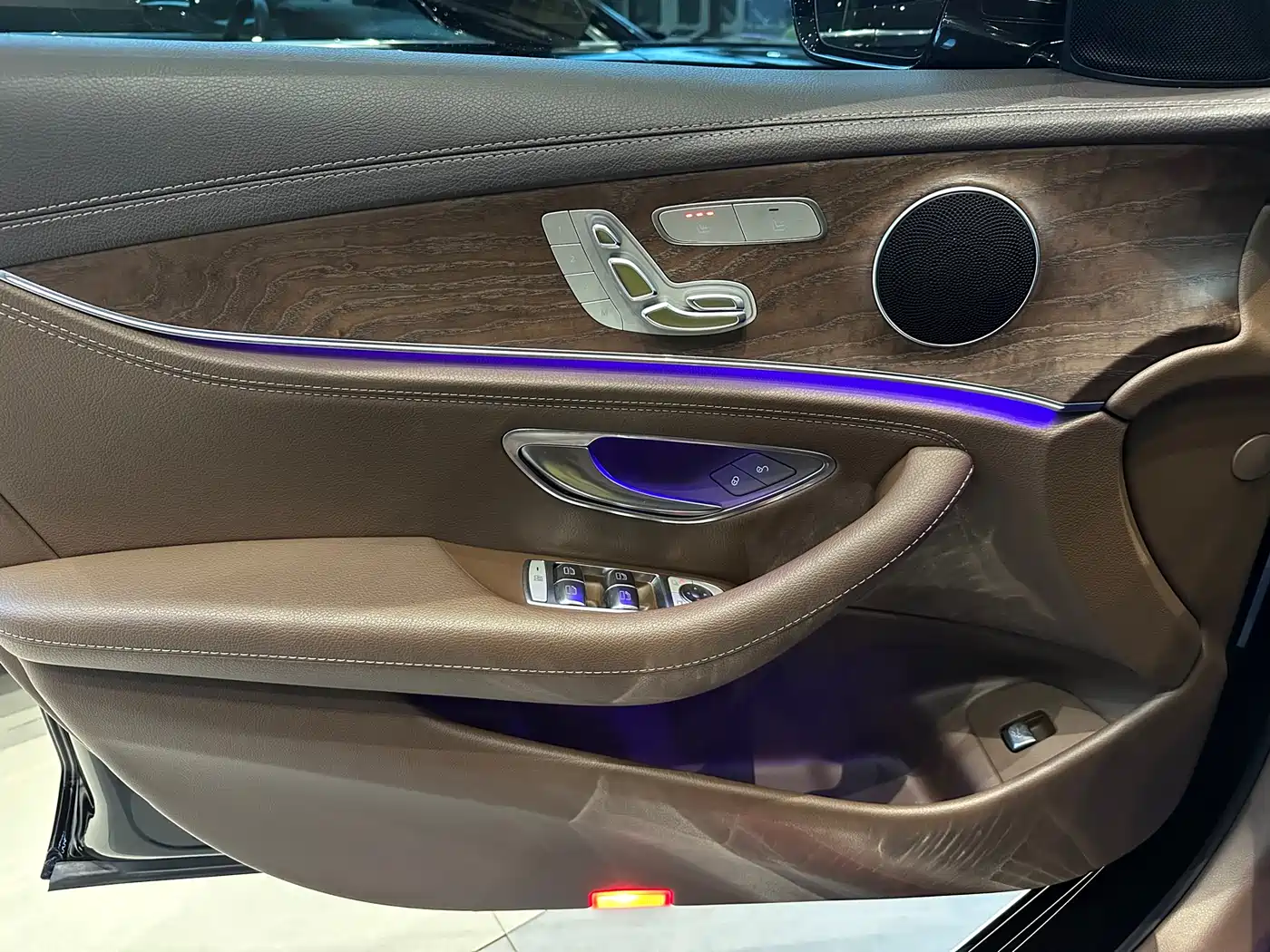 Mercedes-Benz E-Class 2019 E 300 L Luxury фото 17