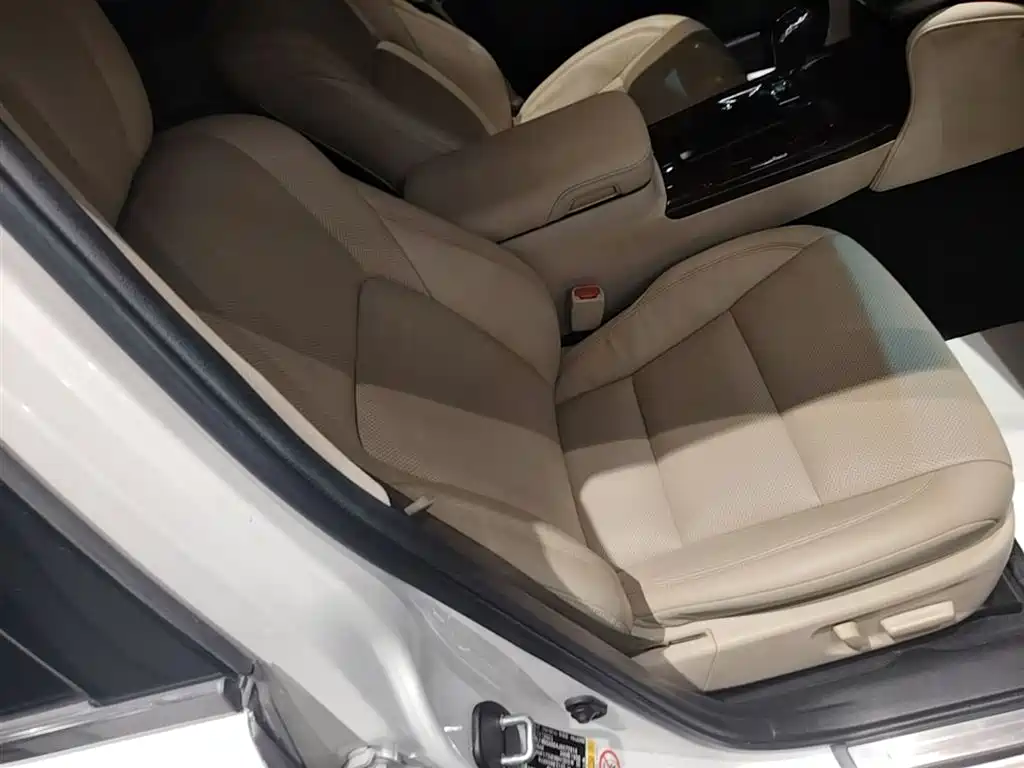 Toyota Crown 2018 2.0T Fashion Edition фото 24
