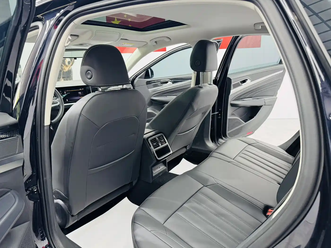 Volkswagen Passat 2022 280TSI Business Edition фото 7