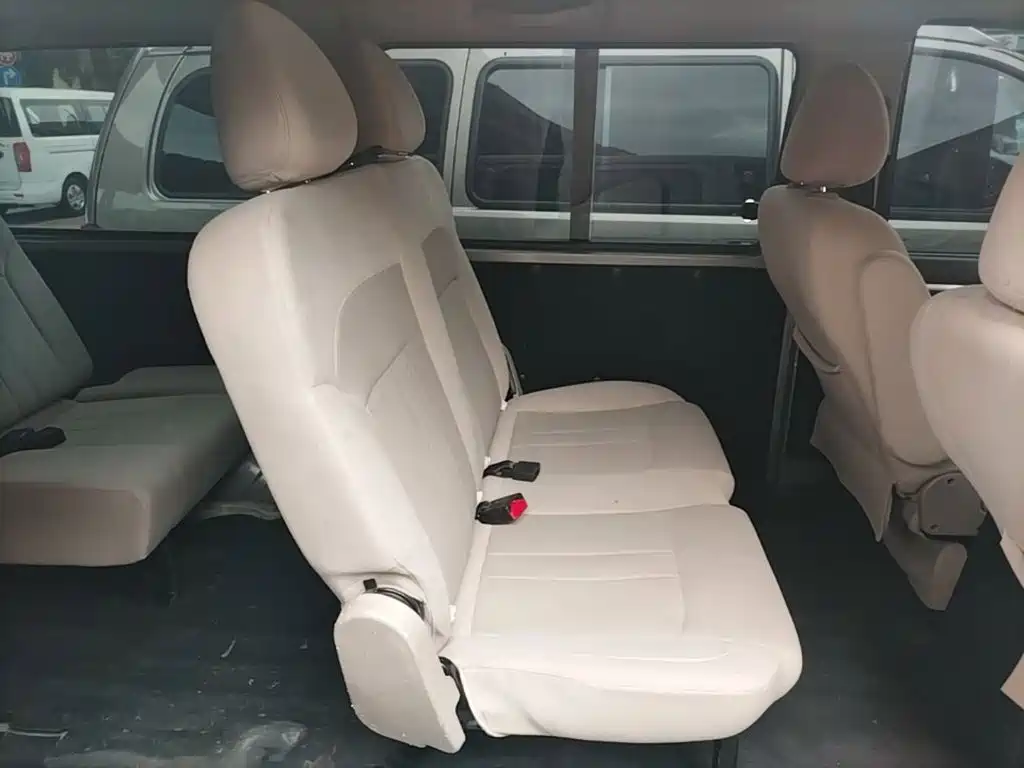 Dongfeng Fengxing Lingzhi 2025 2023 M5L 1.6L Basic 7-seater
