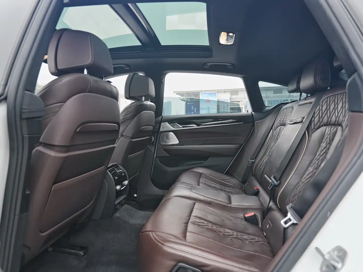 BMW 6 Series GT 2019 630i M Sport Grand Tourer Edition фото 12