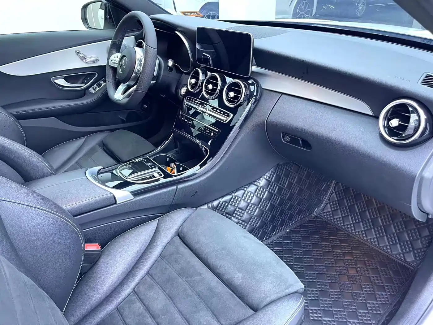 Mercedes-Benz C-Class, миниатюра 13