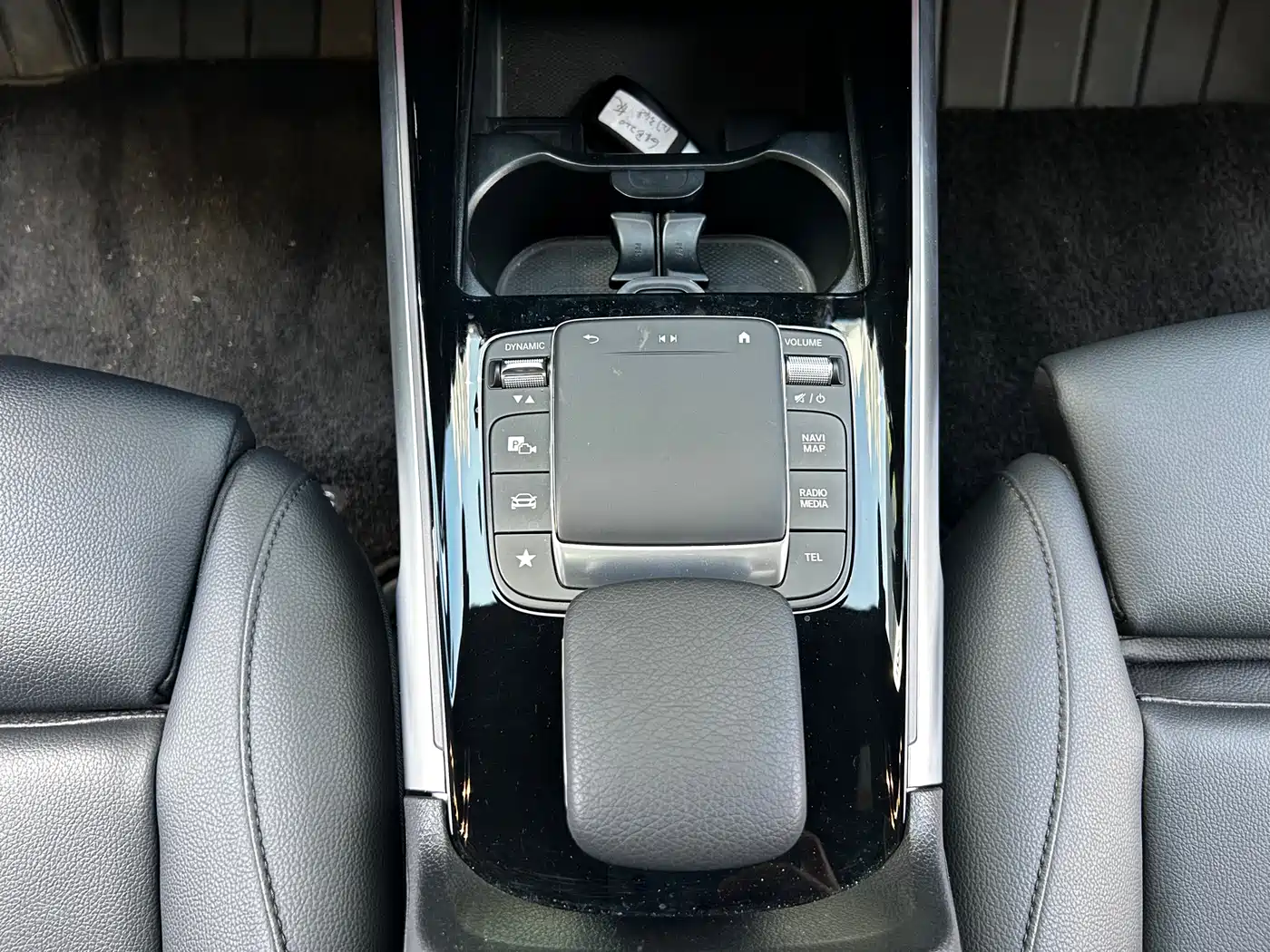 Mercedes-Benz GLB 2023 GLB 220 4MATIC фото 13