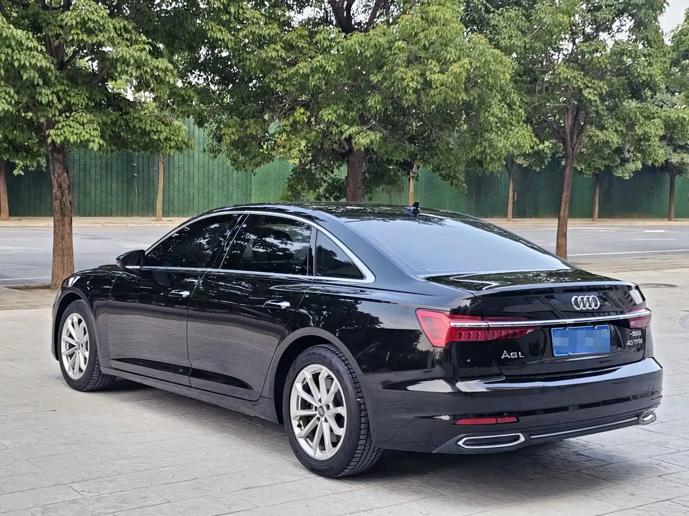 Фото 7 - Audi A6L