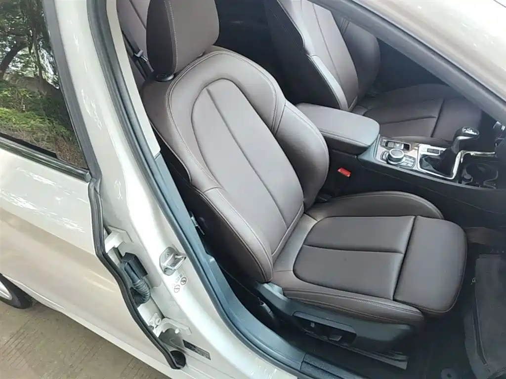 BMW 1 Series 2019 118i M Sport Package фото 25