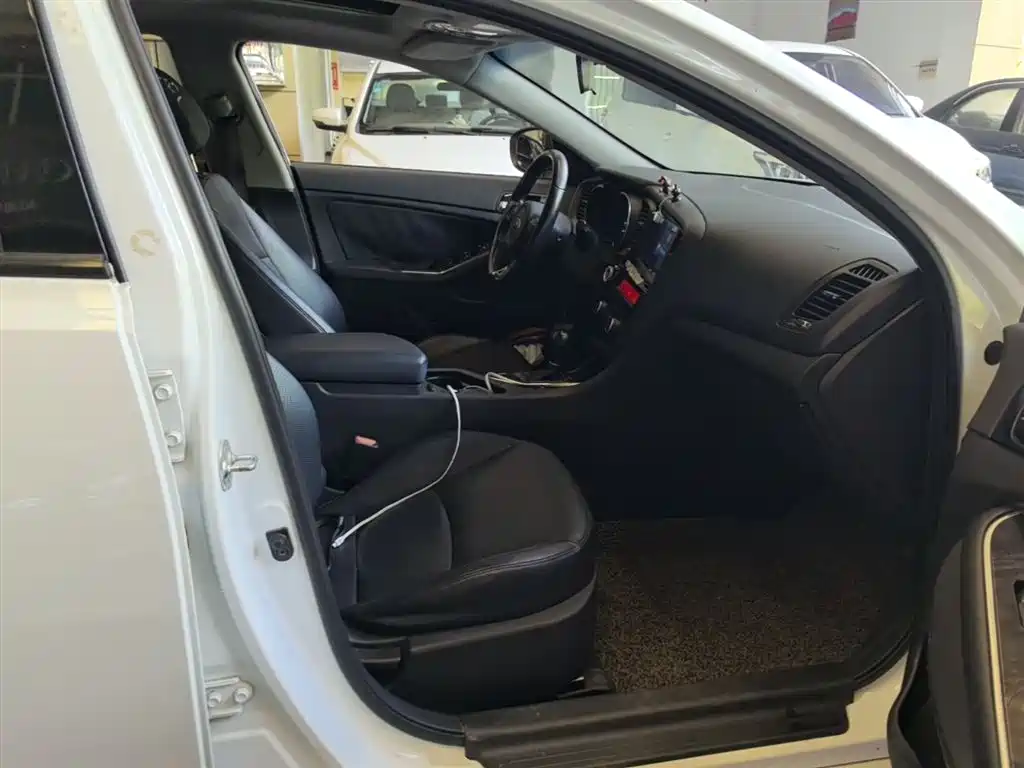Kia K5 2014 2.0L Automatic LUXURY фото 25