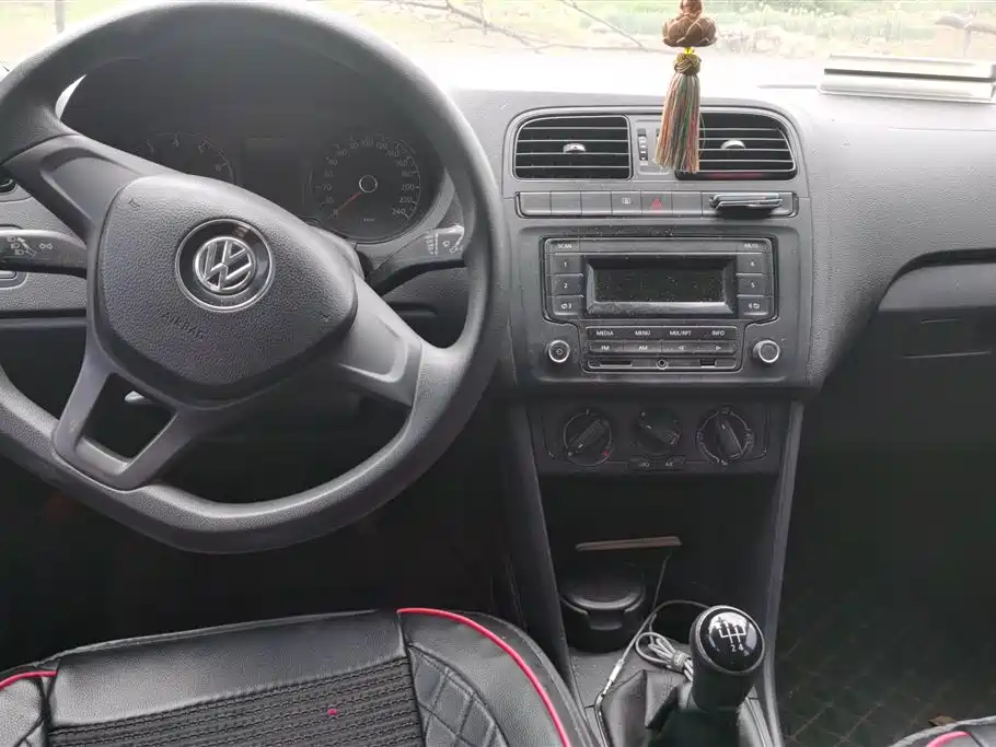 Volkswagen Polo 2014 1.4L Manual Comfort Edition фото 12