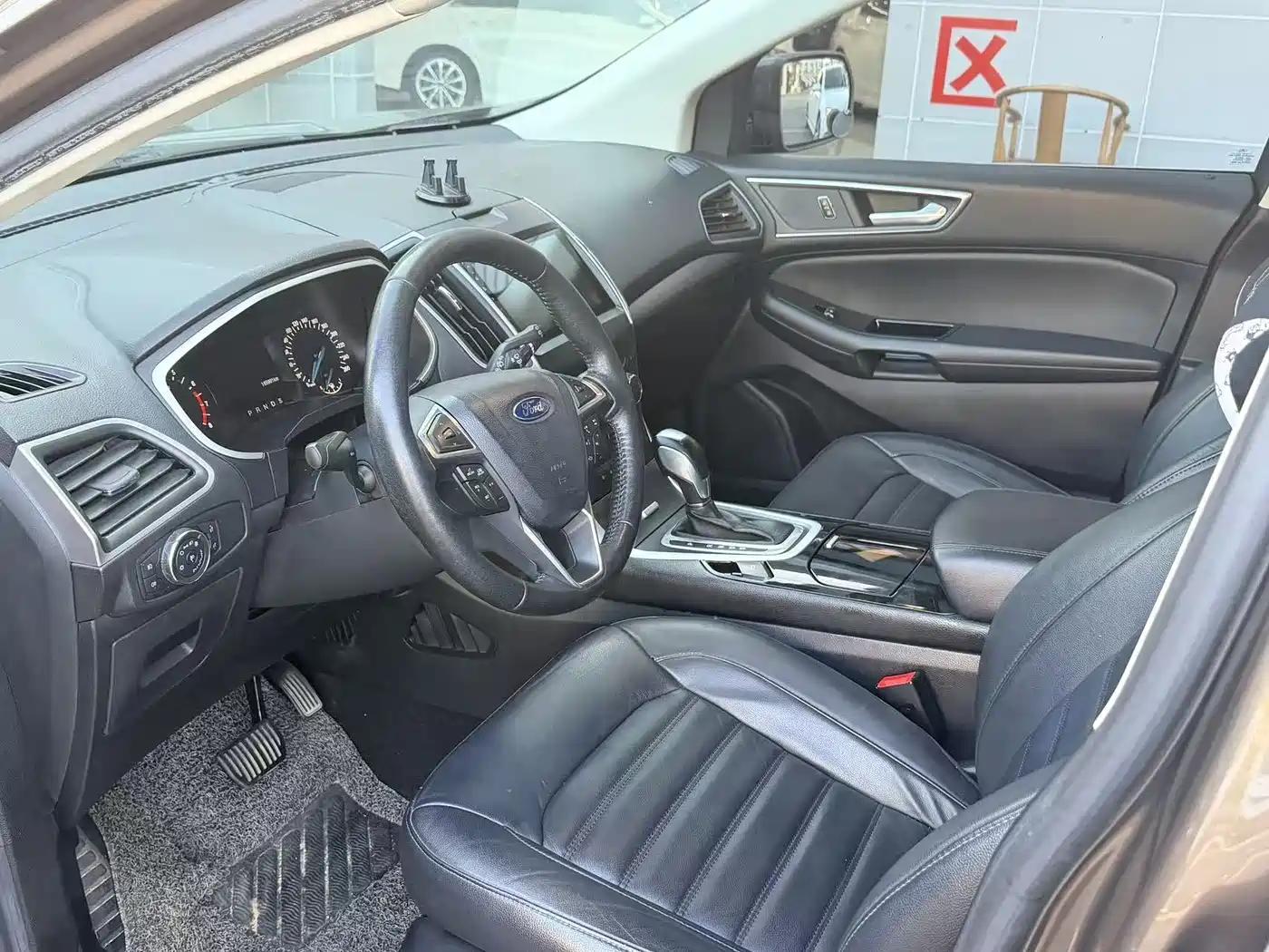 Фото 7 - Ford Edge