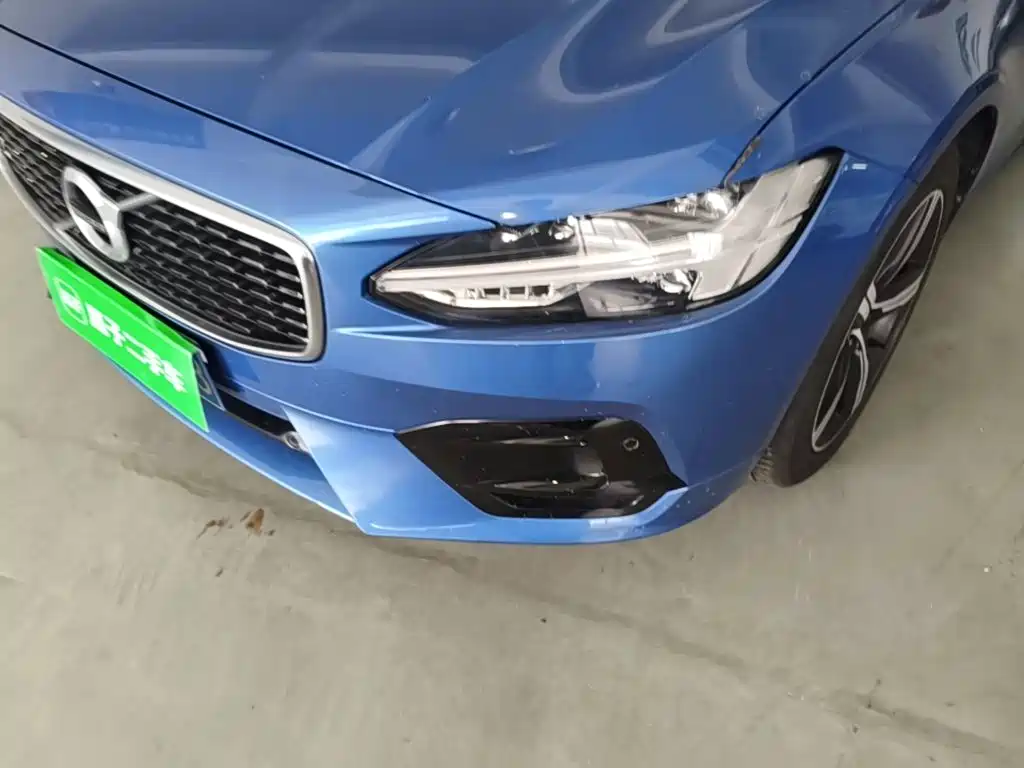 Фото 24 - Volvo S90