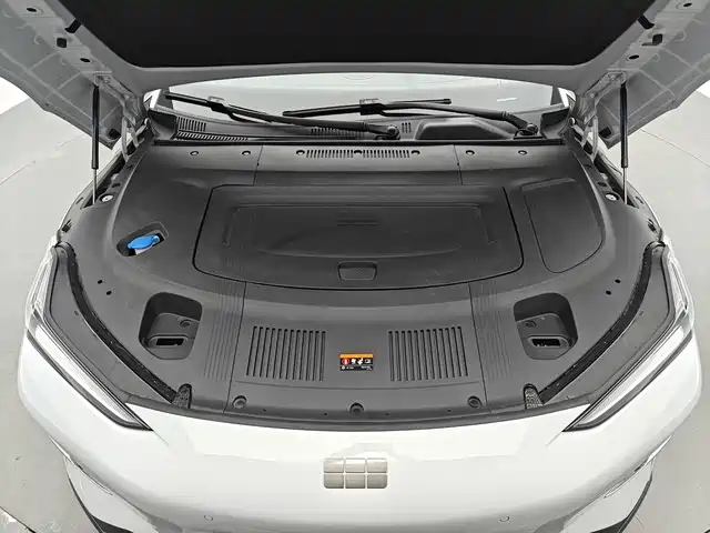 Geely Galaxy Galaxy E8 2025 700km Long Voyage Smart Drive Edition фото 13