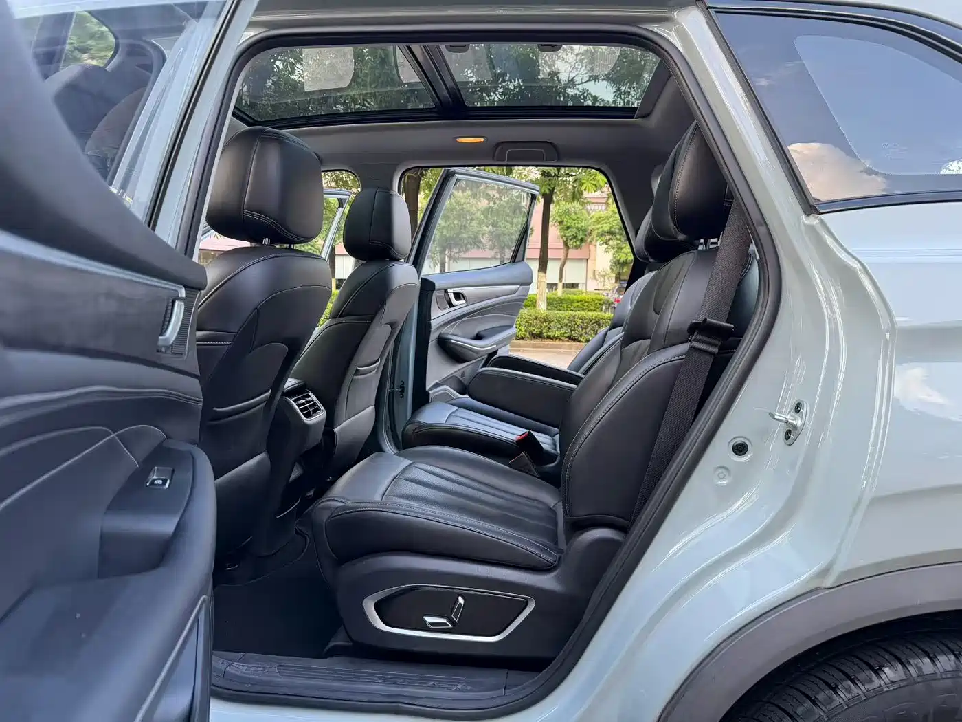 Dongfeng Fengguang Fengguang 580 2022 2022 1.5T Auto Luxury Enjoyment Model