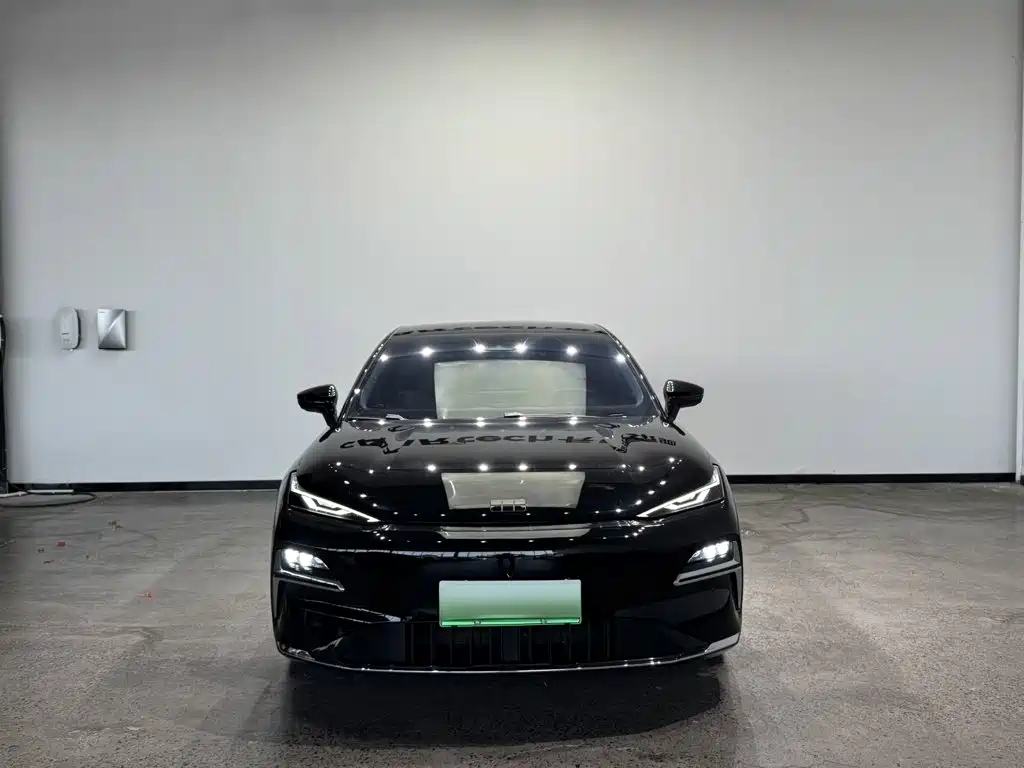 Geely Galaxy Galaxy Xingyao 8 2025 2025 130km EM-i Premium Edition