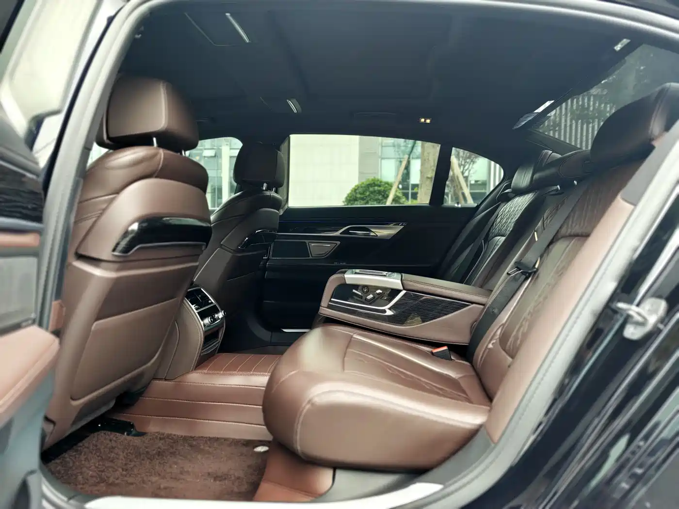BMW 7 Series 2021 Model 730Li M Sport Package фото 14