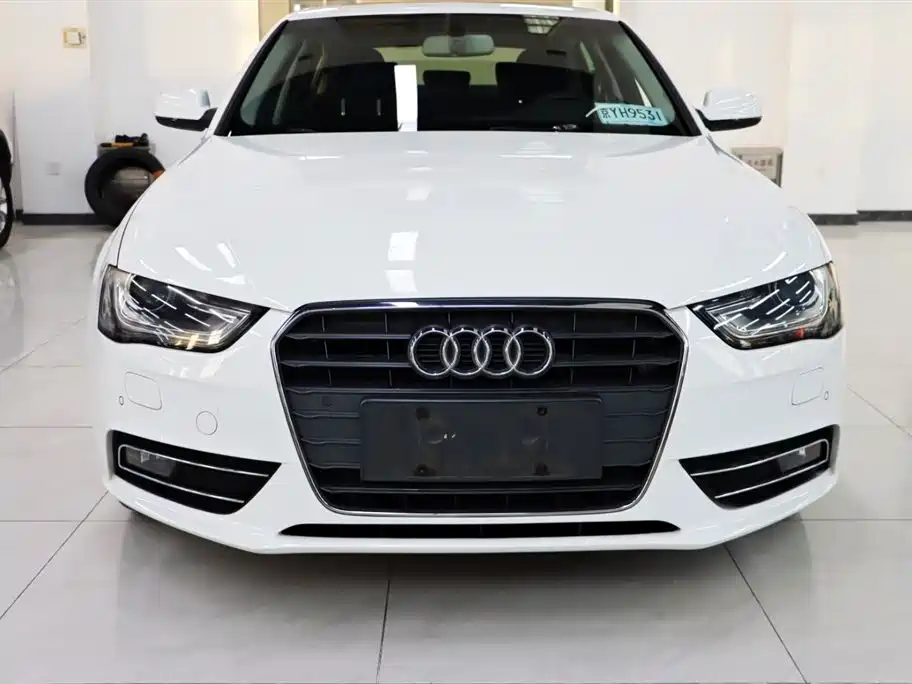 Audi A4L 2013 35 TFSI Automatic Standard фото 2