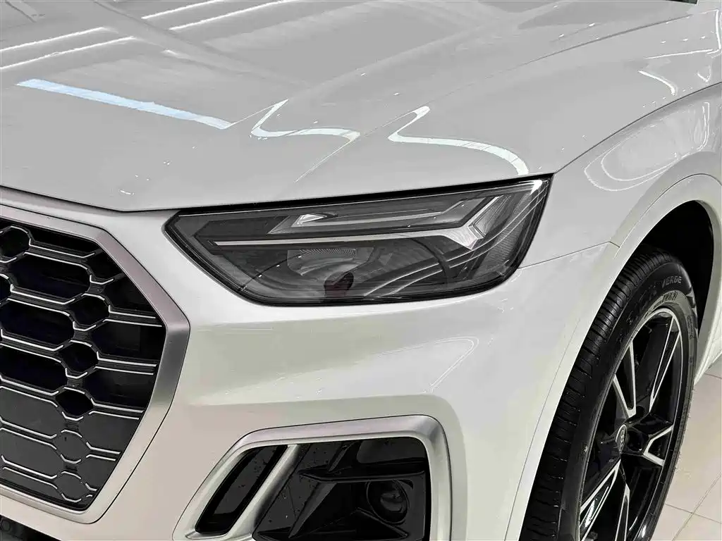 Audi Q5L 2022 40T Luxury Dynamic фото 4