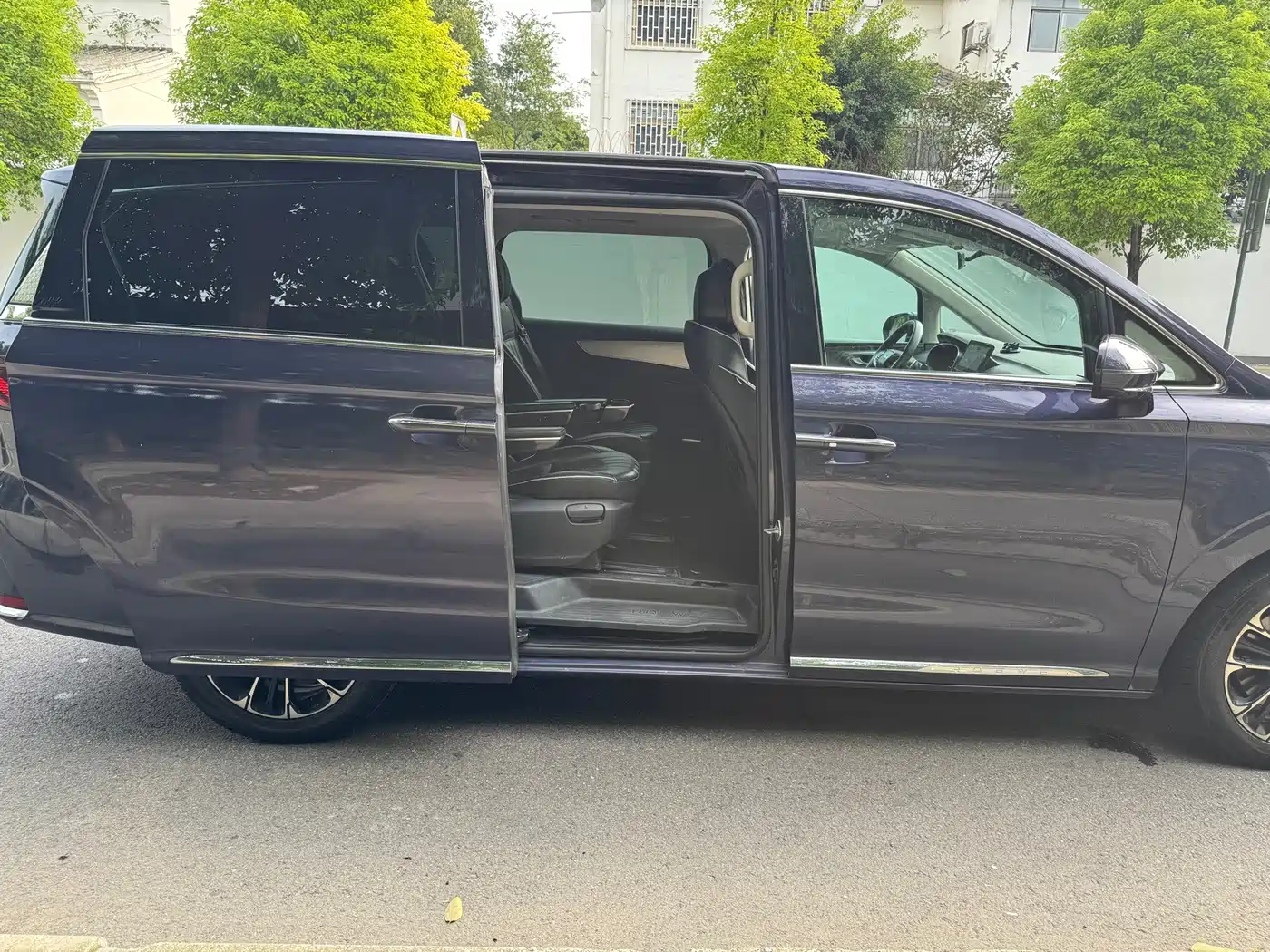 Roewe iMAX8 2023 2022 400TGI Flagship