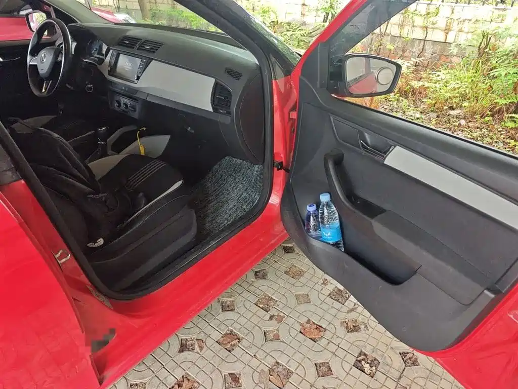 Škoda Fabia 2015 1.6L Automatic Sport фото 19