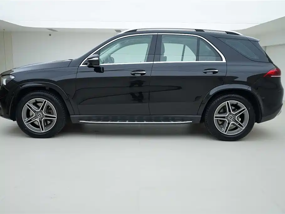 Mercedes-Benz GLE 2021 GLE 450 4MATIC Luxury фото 3