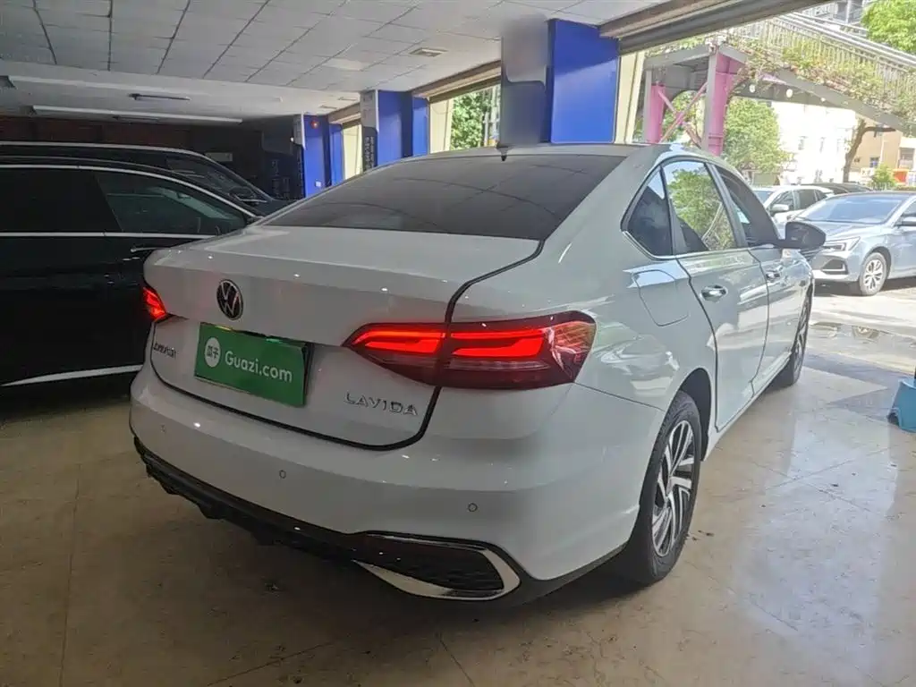 Volkswagen Lavida 2024 Model 1.5L Automatic Starlight 5 Million Edition фото 7