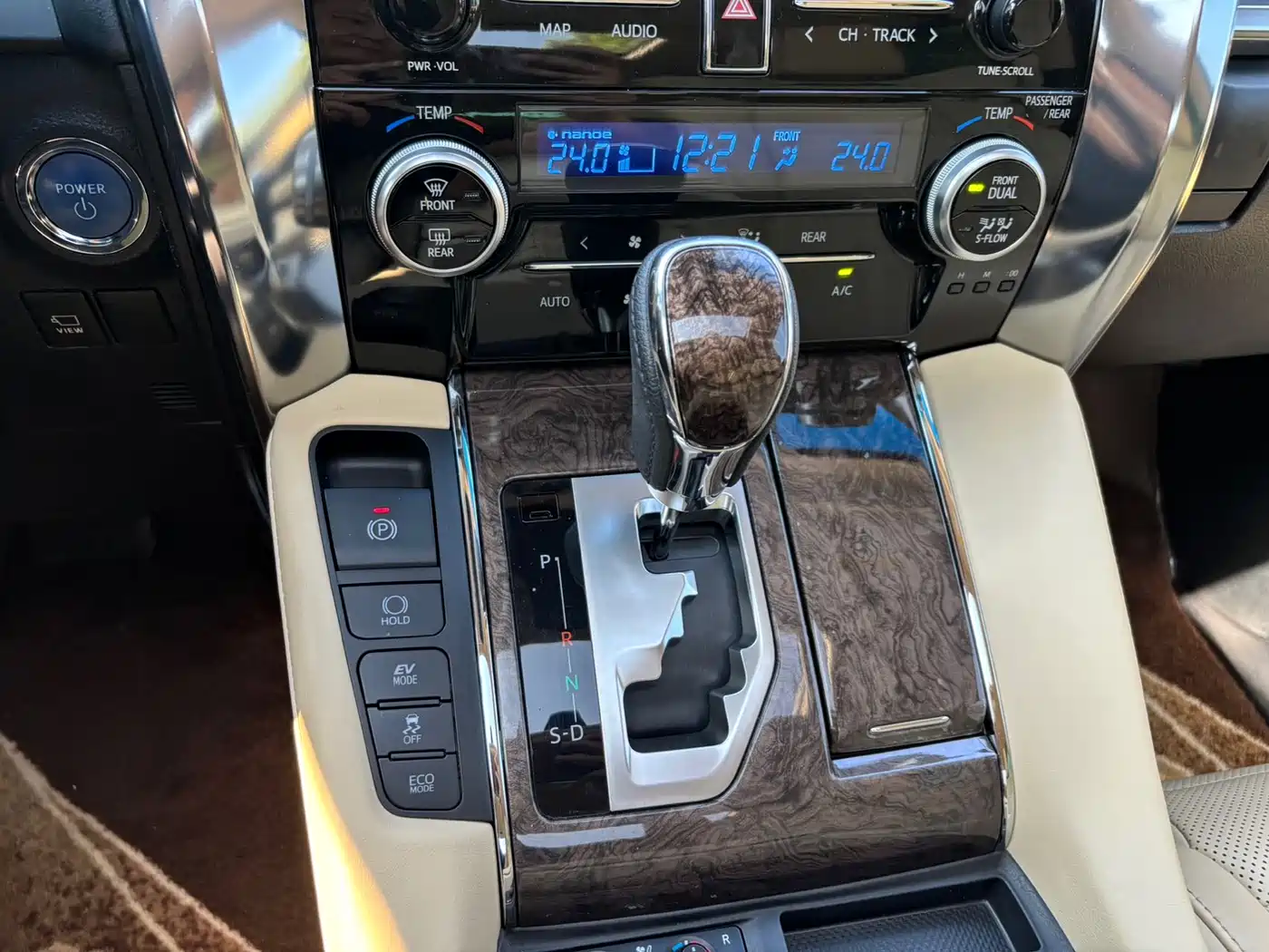 Toyota Vellfire 2023 Crown Hybrid 2.5L HV Premium фото 14