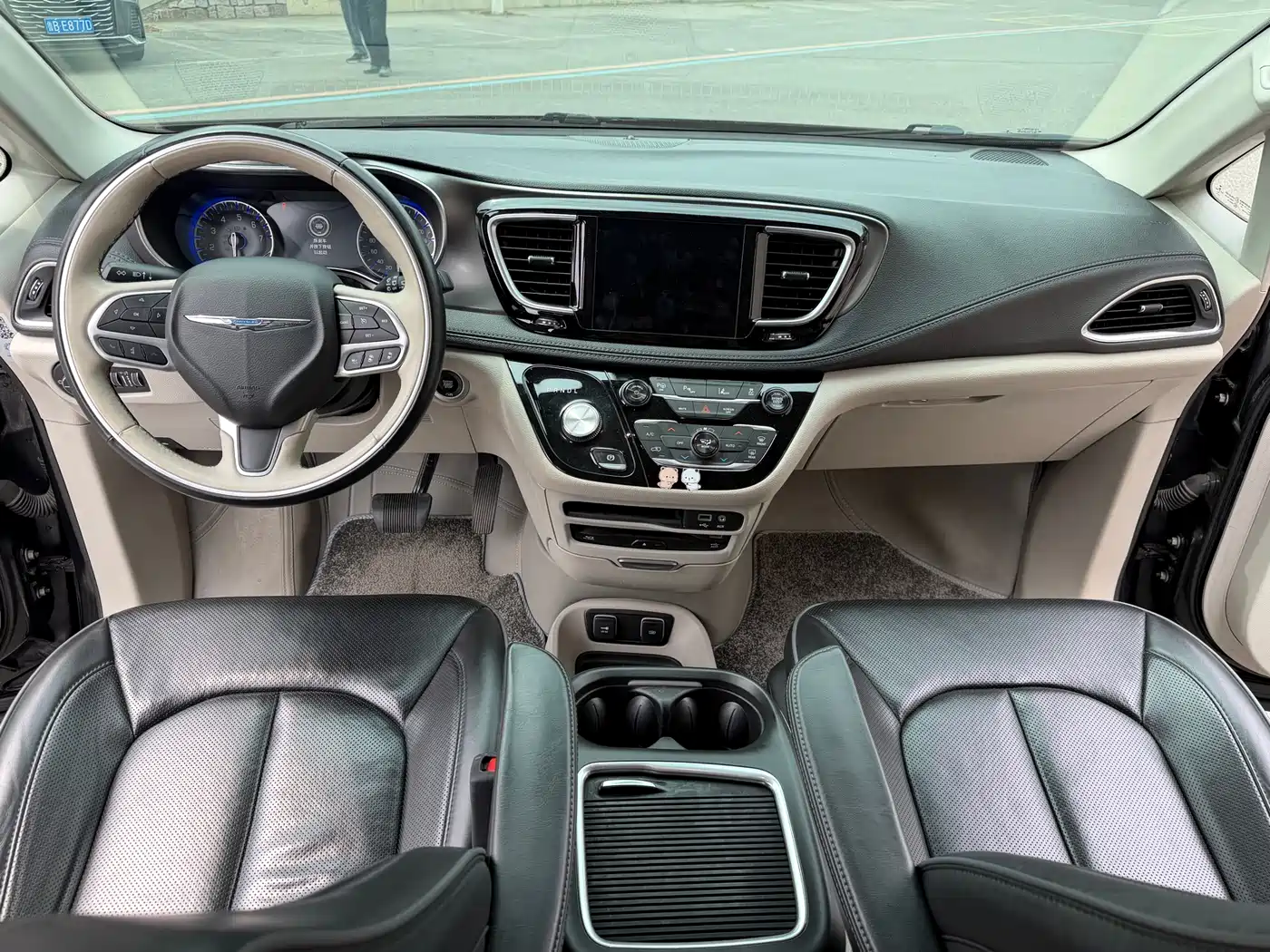 Chrysler Grand Voyager (Import) 2018 2017 3.6L Premium Edition