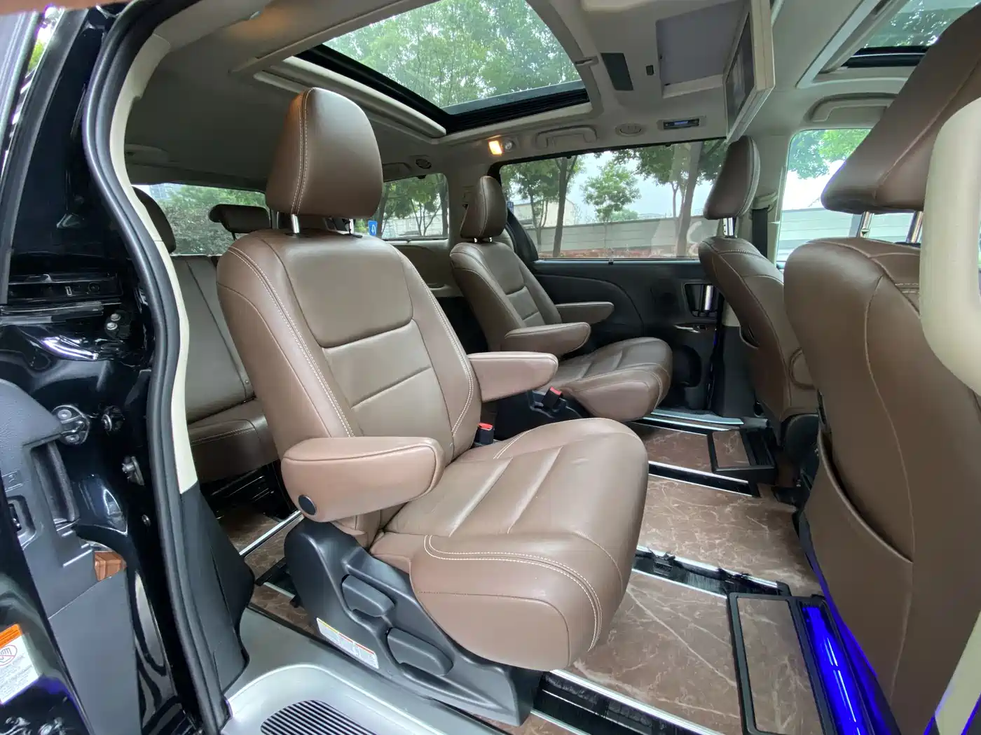 Toyota Sienna 2015 3.5L 4WD L фото 20