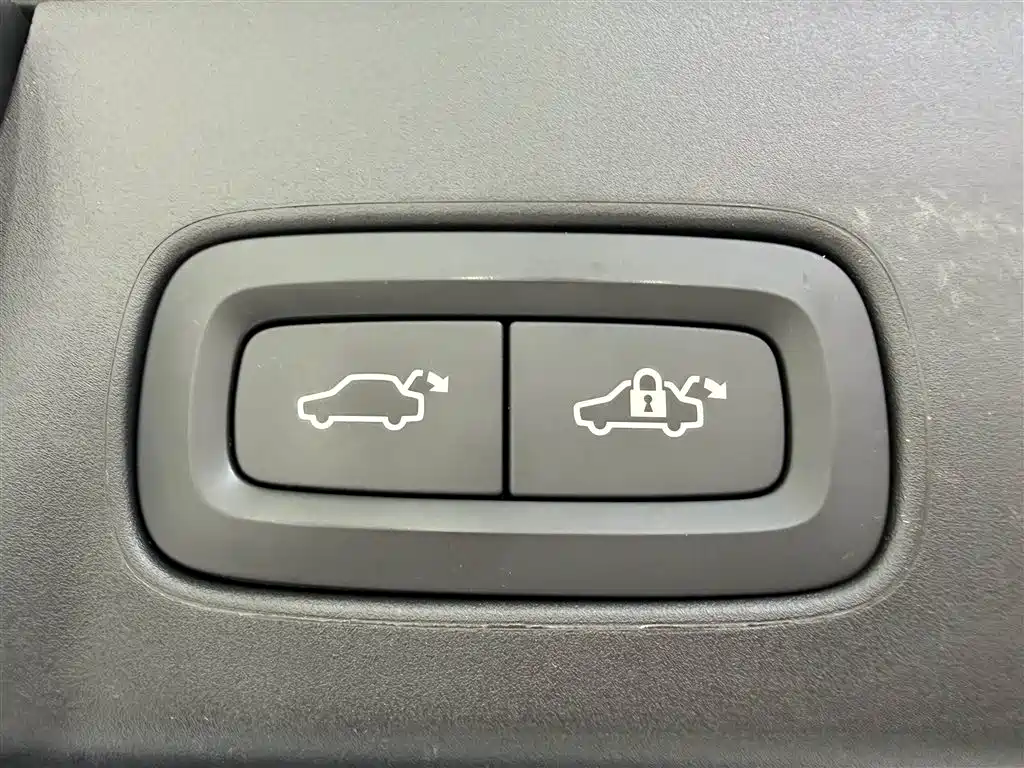 Фото 21 - Volvo V90